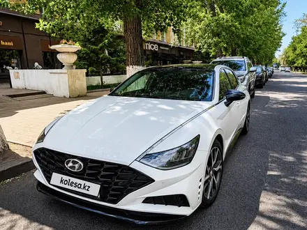 Hyundai Sonata 2021 года за 11 000 000 тг. в Караганда – фото 2