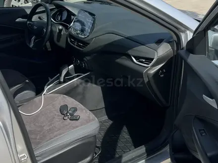 Chevrolet Onix 2023 года за 5 900 000 тг. в Алматы – фото 11