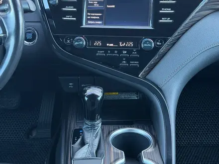 Toyota Camry 2018 года за 11 990 000 тг. в Кокшетау – фото 17