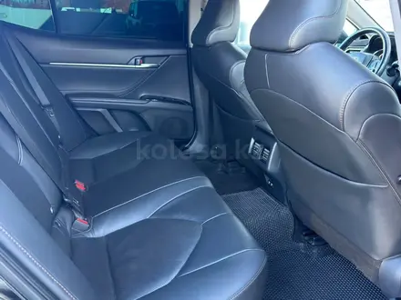 Toyota Camry 2018 года за 11 990 000 тг. в Кокшетау – фото 14