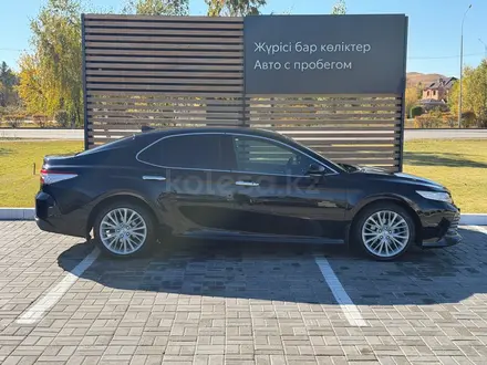 Toyota Camry 2018 года за 11 990 000 тг. в Кокшетау – фото 6
