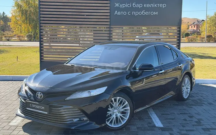Toyota Camry 2018 года за 11 990 000 тг. в Кокшетау
