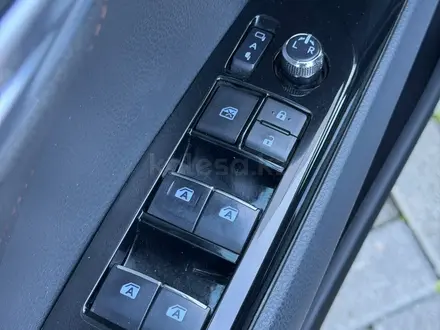 Toyota Camry 2018 года за 11 990 000 тг. в Кокшетау – фото 25