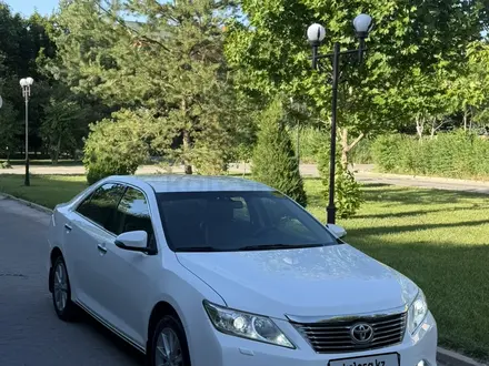 Toyota Camry 2013 года за 10 300 000 тг. в Шымкент – фото 2