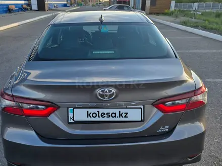 Toyota Camry 2022 года за 11 200 000 тг. в Караганда – фото 4