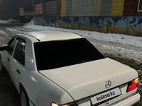 Mercedes-Benz E 230 1990 года за 1 100 000 тг. в Алматы