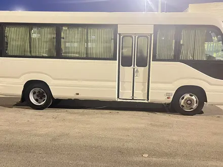 Toyota  Coaster 2017 года за 22 500 000 тг. в Атырау – фото 2