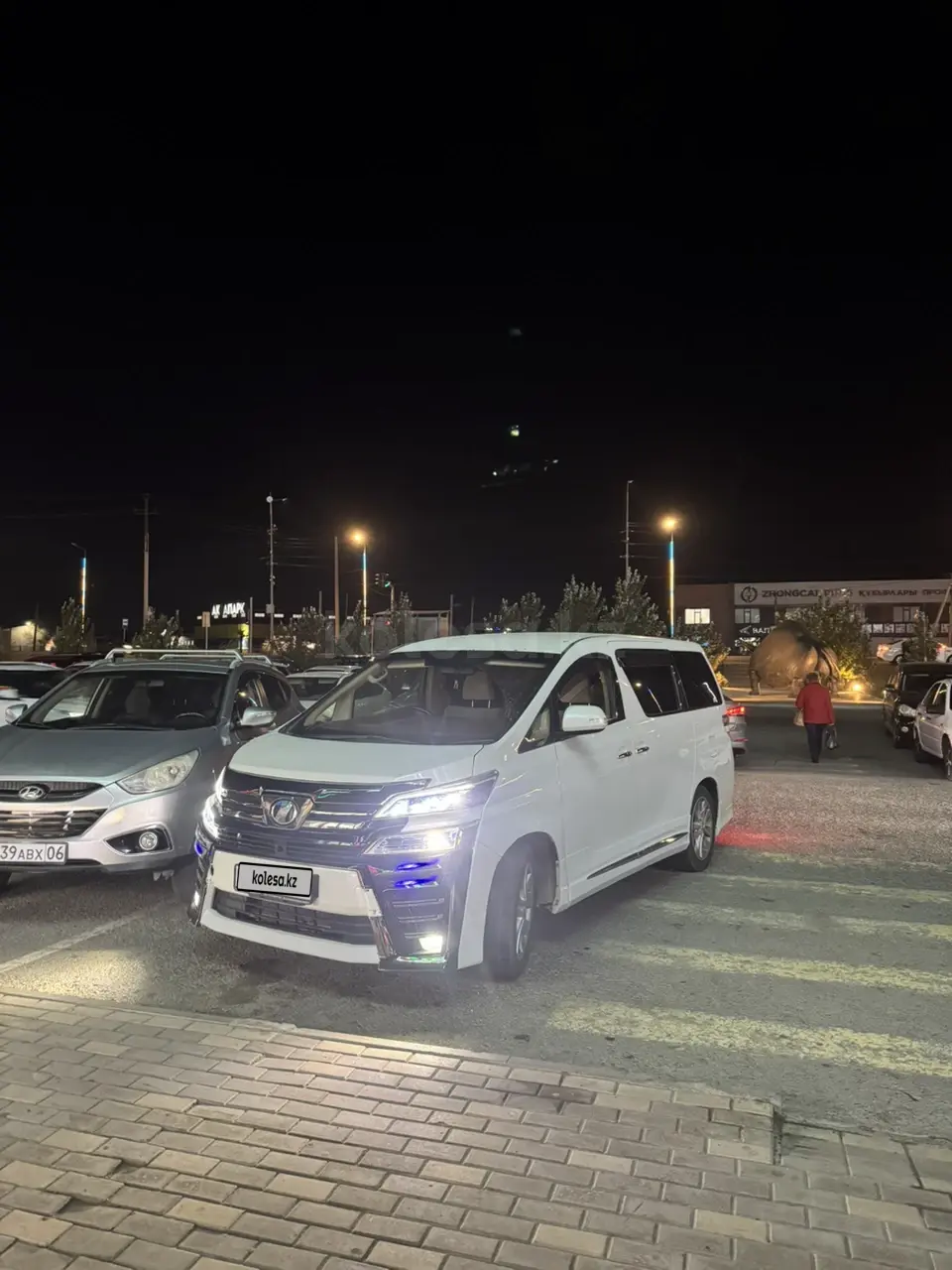Toyota Vellfire, 2012