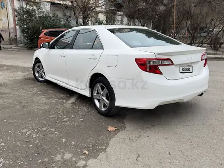 Toyota Camry 2014 года за 4 200 000 тг. в Уральск – фото 4