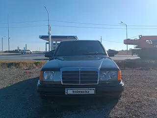 Mercedes-Benz E 230