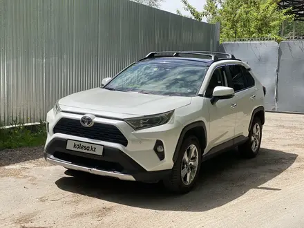 Toyota RAV4 2019 года за 15 500 000 тг. в Алматы – фото 3