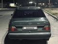 Mercedes-Benz E 220 1993 года за 2 200 000 тг. в Сарыкемер – фото 5