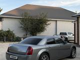 Chrysler 300C 2006 года за 3 600 000 тг. в Актау – фото 2