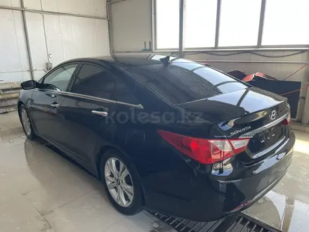 Hyundai Sonata 2010 года за 6 000 000 тг. в Атырау – фото 3