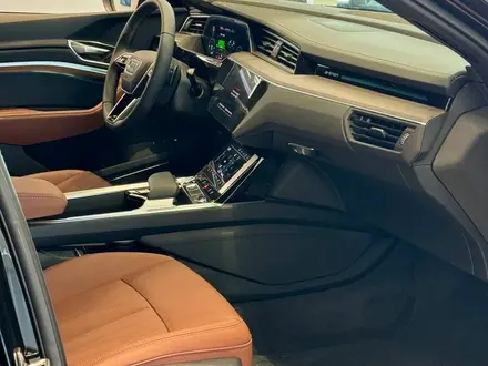 Audi Q8 e-tron 2023 года за 53 090 000 тг. в Уральск – фото 19
