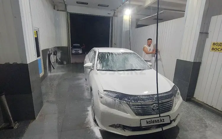 Toyota Camry 2014 года за 9 650 000 тг. в Актобе