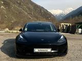 Tesla Model 3 2023 года за 10 900 000 тг. в Алматы – фото 2