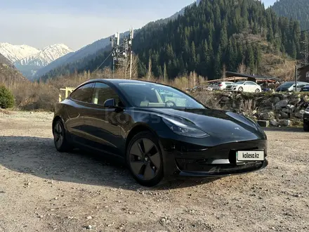 Tesla Model 3 2023 года за 10 900 000 тг. в Алматы