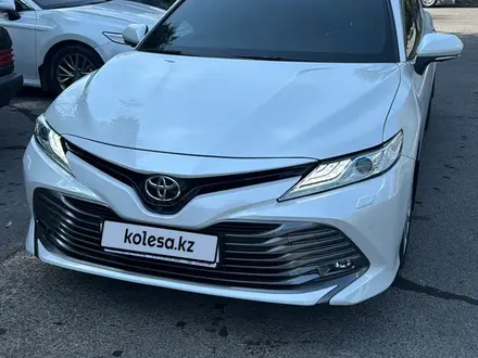 Toyota Camry 2019 года за 17 000 000 тг. в Алматы