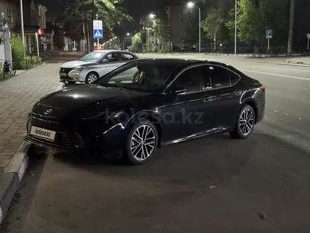 Toyota Camry 2025 года за 24 990 000 тг. в Костанай – фото 5