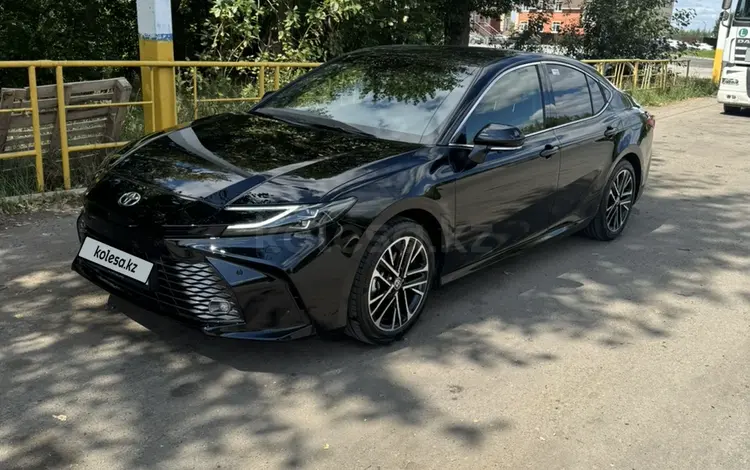 Toyota Camry 2025 года за 24 990 000 тг. в Костанай