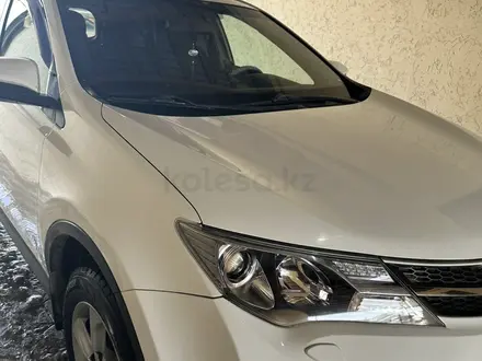 Toyota RAV4 2015 года за 10 800 000 тг. в Уральск – фото 6