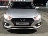 Hyundai Accent 2018 года за 3 100 000 тг. в Сатпаев – фото 3