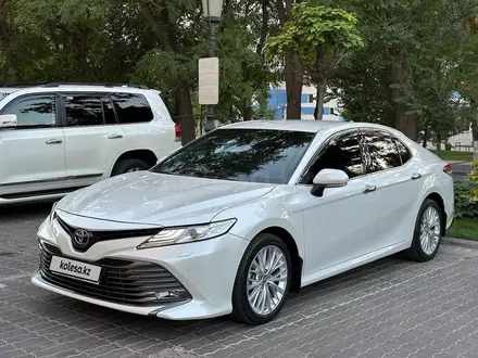 Toyota Camry 2020 года за 16 550 000 тг. в Шымкент