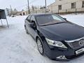 Toyota Camry 2012 года за 9 500 000 тг. в Актобе – фото 2