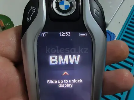 Оригинальный смарт ключ с дисплеем BMW за 100 000 тг. в Алматы – фото 2