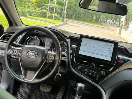 Toyota Camry 2021 года за 10 000 000 тг. в Алматы – фото 16