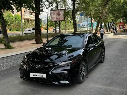 Toyota Camry 2021 года за 10 000 000 тг. в Алматы – фото 2