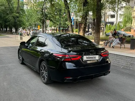 Toyota Camry 2021 года за 10 000 000 тг. в Алматы – фото 6