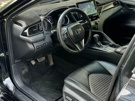 Toyota Camry 2021 года за 10 000 000 тг. в Алматы – фото 8