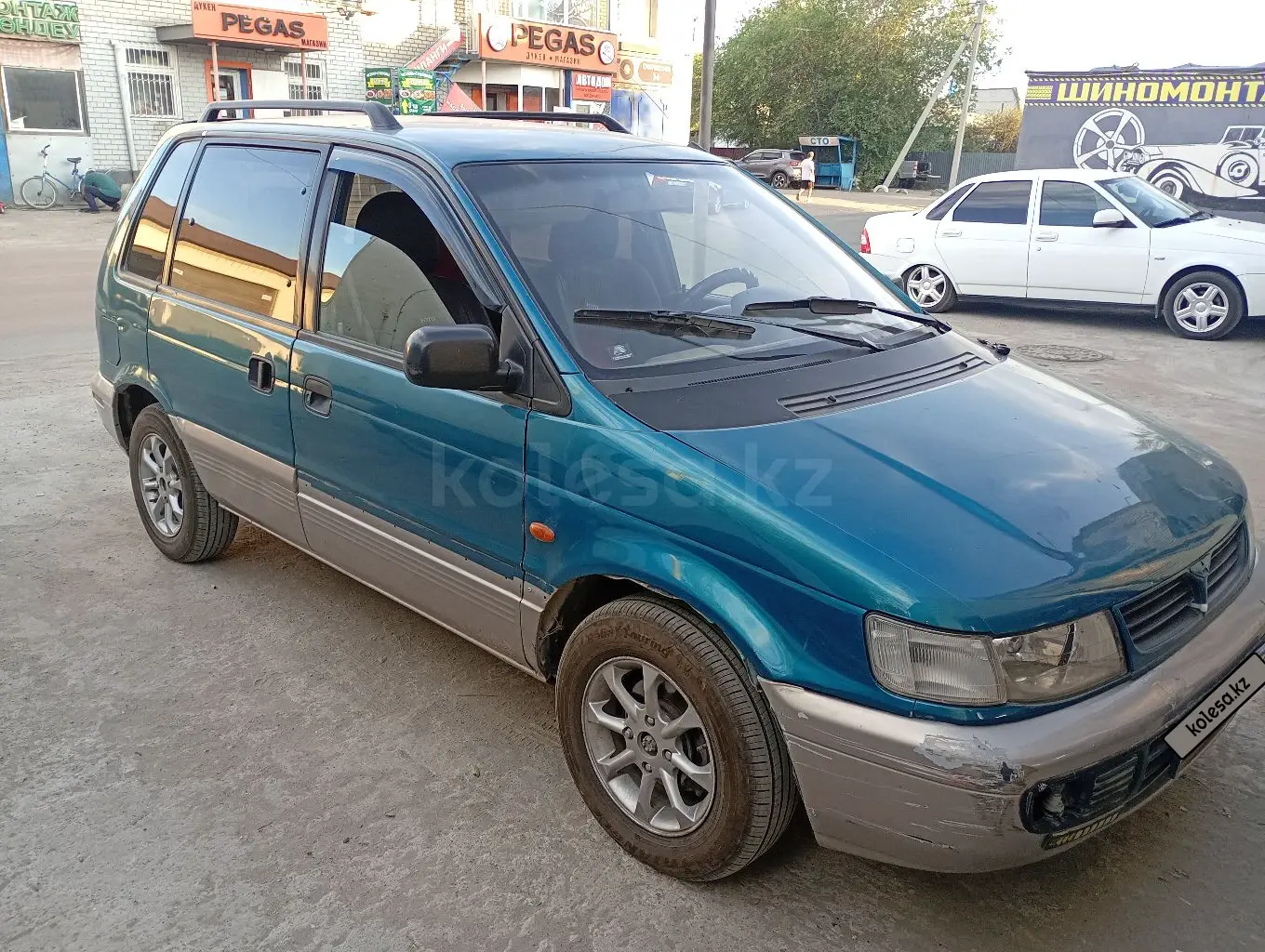 Mitsubishi Space Runner, 1998