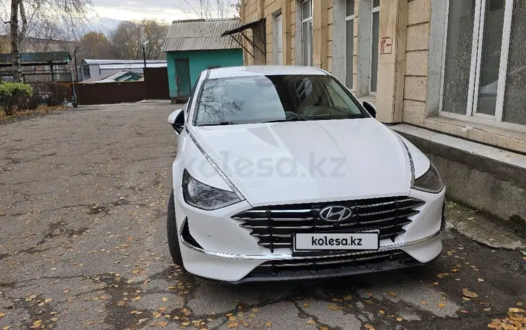 Hyundai Sonata 2020 годаfor11 800 000 тг. в Алматы