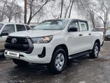 Toyota Hilux 2021 года за 17 500 000 тг. в Алматы – фото 2