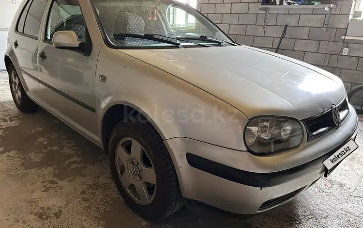 Volkswagen Golf 2000 годаfor3 150 000 тг. в Астана