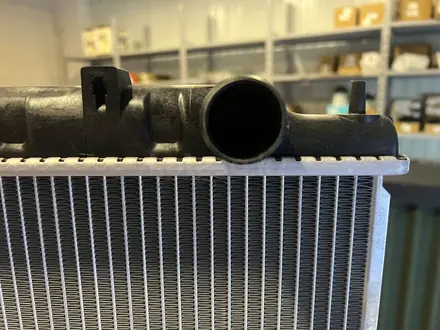 Радиатор охлаждения двигателя на Nissan Rnessa (JPR0079) за 39 000 тг. в Алматы – фото 2