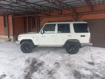 Toyota Land Cruiser 2017 года за 24 000 000 тг. в Астана