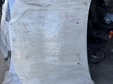 Капот на Toyota Carina E, Caldina, Corona за 80 000 тг. в Астана