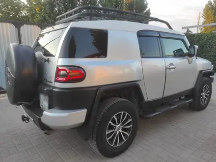 Toyota FJ Cruiser 2007 года за 13 500 000 тг. в Актобе – фото 2