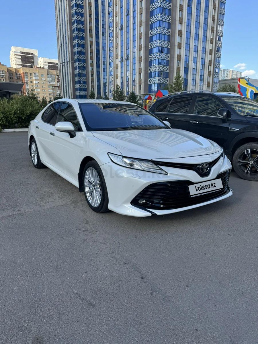 Toyota Camry 2019 г.