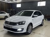 Volkswagen Polo 2016 года за 4 500 000 тг. в Уральск – фото 2