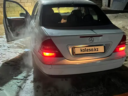 Mercedes-Benz C 240 2002 года за 2 300 000 тг. в Жанаозен – фото 3