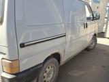 Volkswagen Transporter 1995 годаүшін2 500 000 тг. в Караганда – фото 2