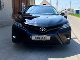 Toyota Camry 2018 года за 10 000 000 тг. в Шымкент – фото 3