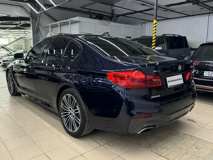 BMW 540 2020 года за 25 500 000 тг. в Алматы – фото 16