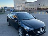 Hyundai Accent 2021 года за 7 800 000 тг. в Караганда – фото 2
