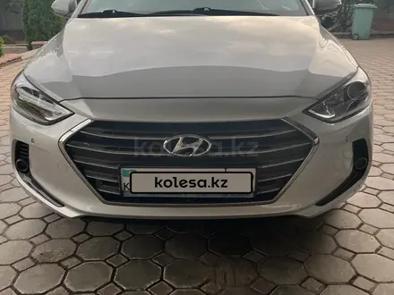 Hyundai Elantra 2018 года за 9 200 000 тг. в Алматы – фото 2